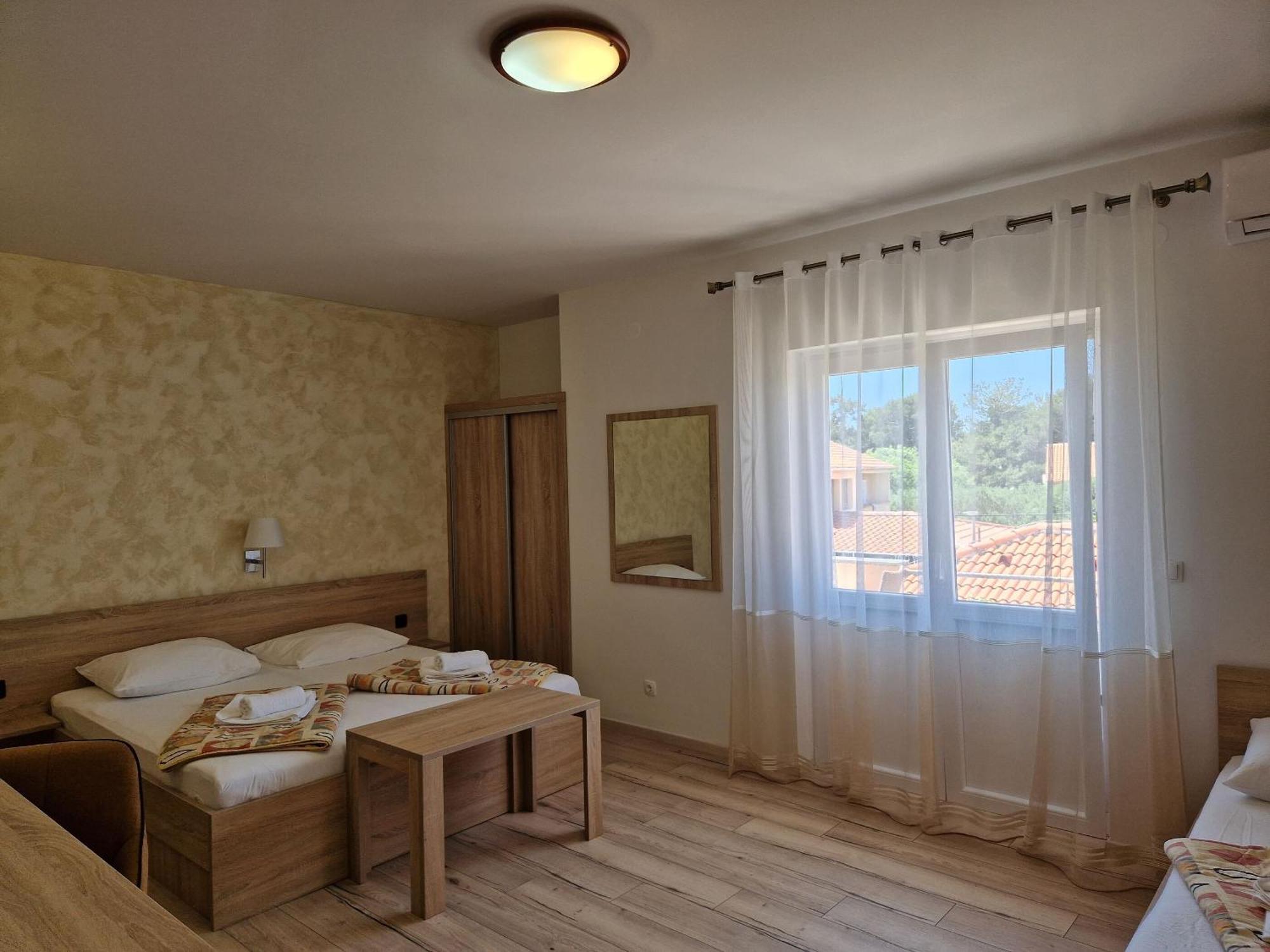 Apartment And Rooms Amenka Новалья Экстерьер фото