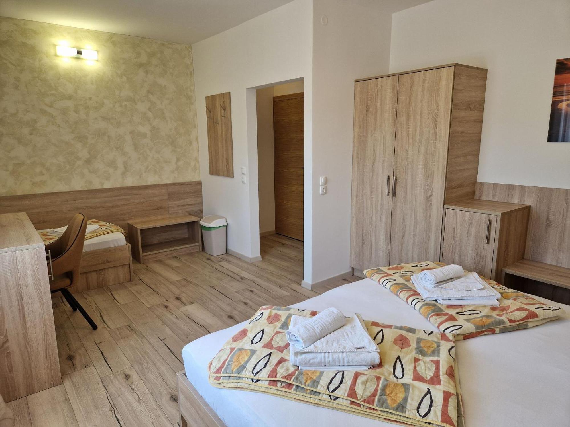 Apartment And Rooms Amenka Новалья Экстерьер фото